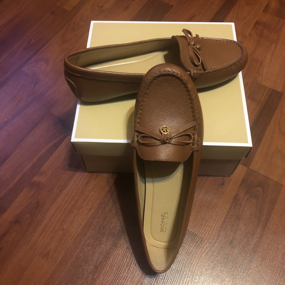 MICHAEL KORS LOAFERS.